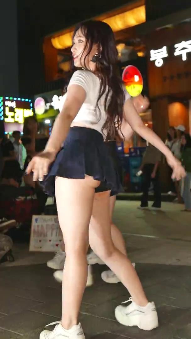 Happiness 위글위글(Hello Venus) 街头热舞预览图 2 Happiness 위글위글(Hello Venus) 街头热舞预览图 2