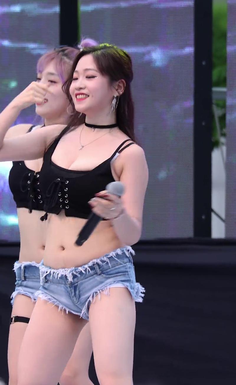 韩国女团Switch Berry(스위치베리) 米娜(민아)预览图 3 韩国女团Switch Berry(스위치베리) 米娜(민아)预览图 3