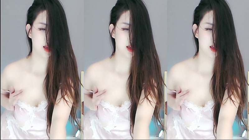 虎牙苏樱性感女神低胸半透视诱惑热舞预览图 3 虎牙苏樱性感女神低胸半透视诱惑热舞预览图 3