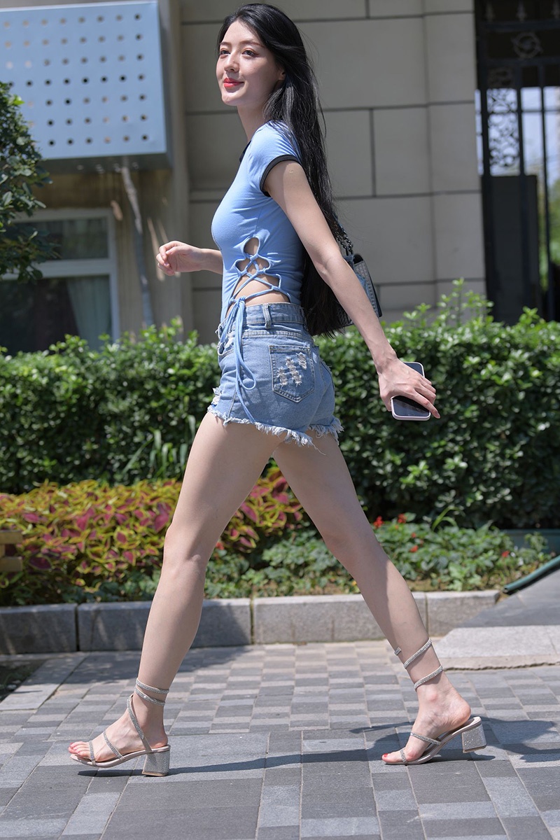 812.蓝色牛仔热裤美女图片视频预览图 2 812.蓝色牛仔热裤美女图片视频预览图 2