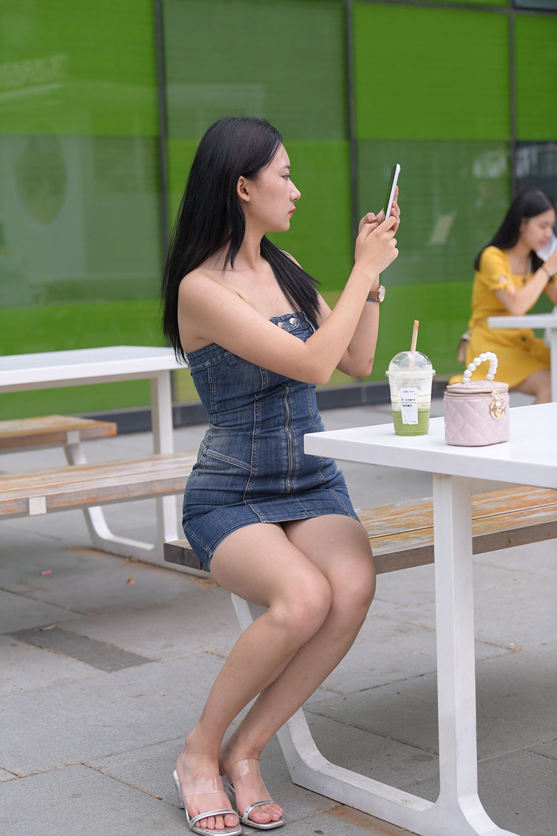 830.牛仔裙美女图片视频预览图 3 830.牛仔裙美女图片视频预览图 3