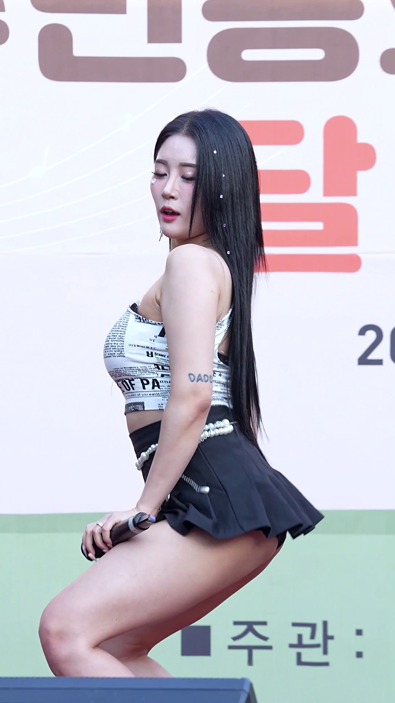 Girl Crush Hayun &Bomi月光音乐节2则预览图 5 Girl Crush Hayun &Bomi月光音乐节2则预览图 5