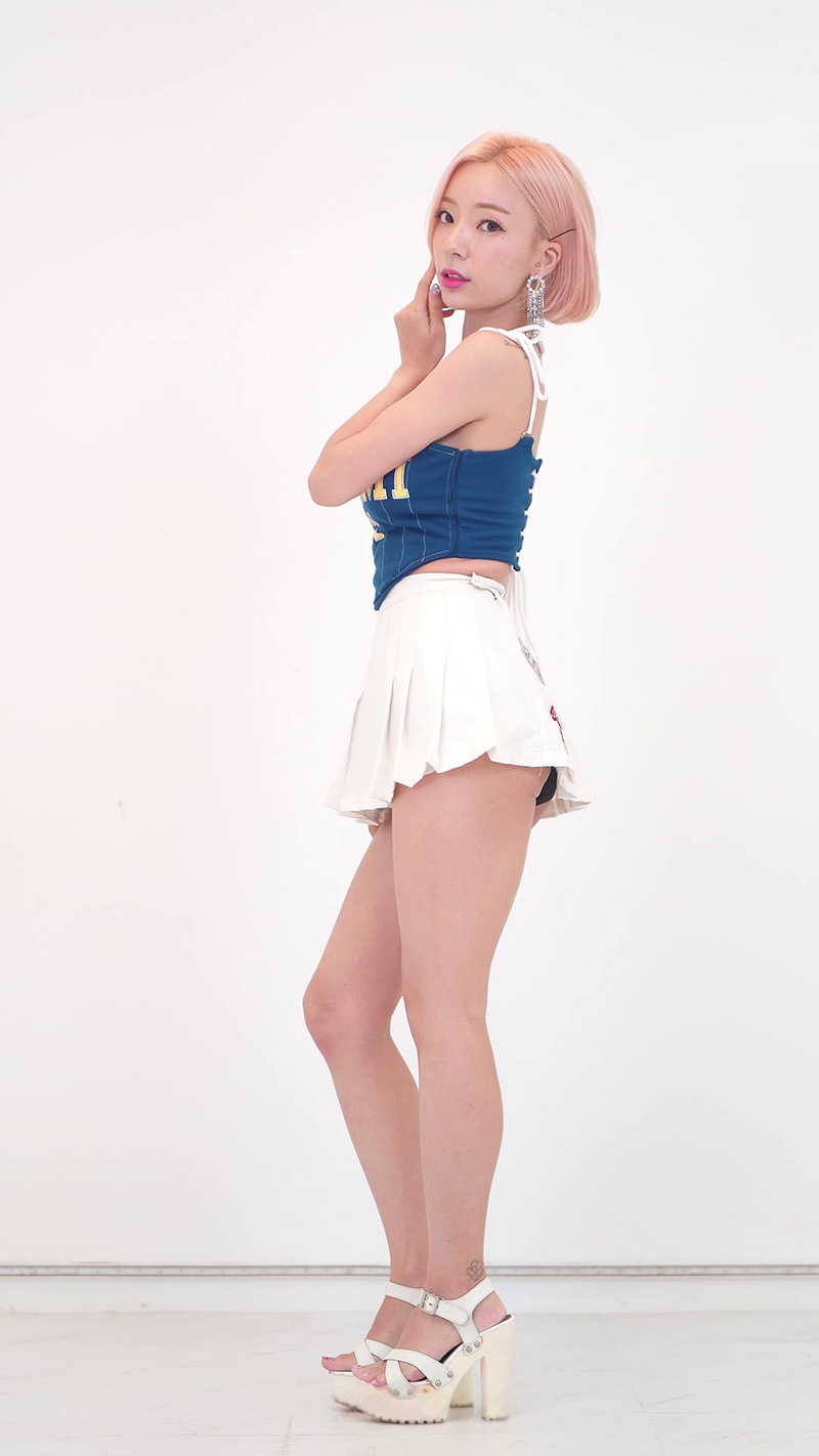 ROSEQUEEN JINI翻唱After LIKE(IVE)练习室舞蹈预览图 4 ROSEQUEEN JINI翻唱After LIKE(IVE)练习室舞蹈预览图 4