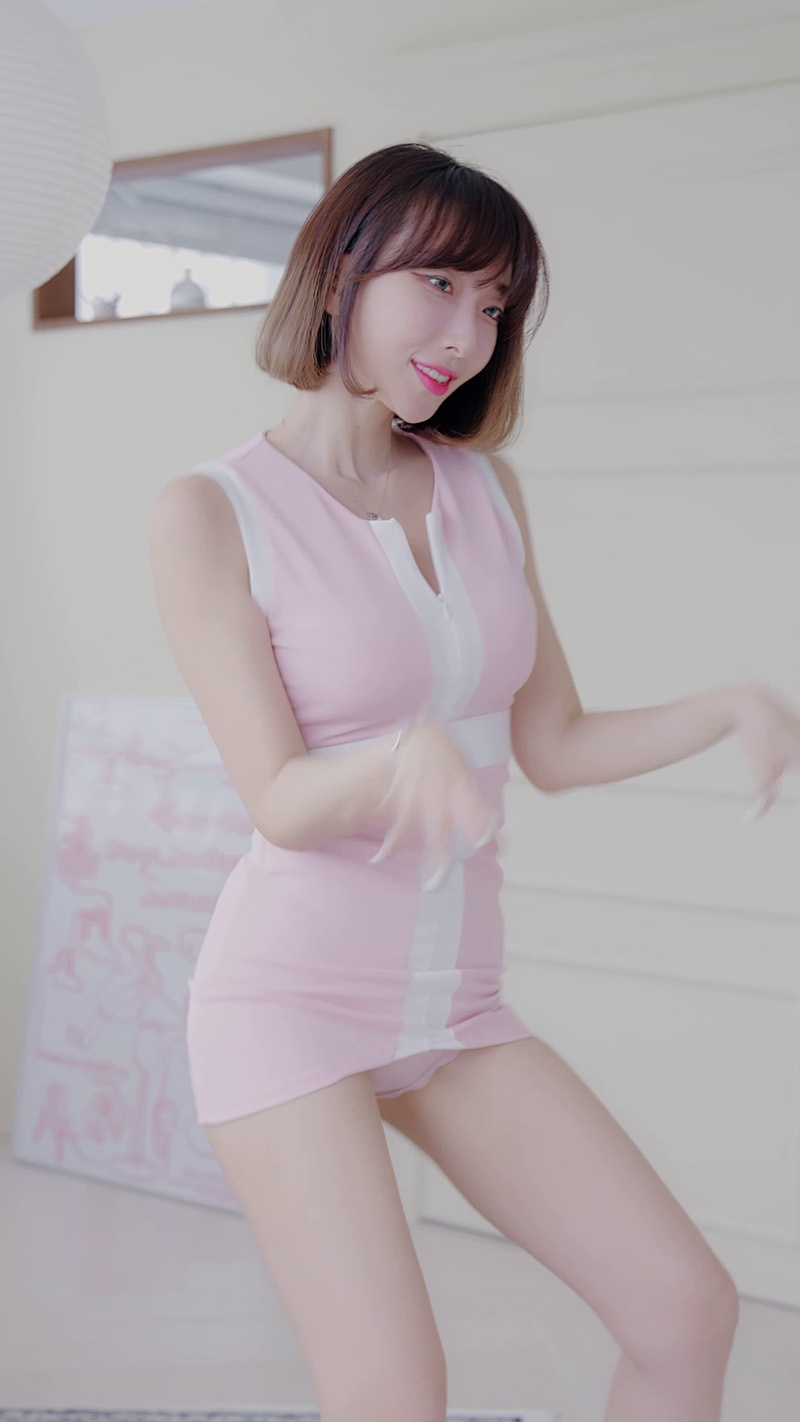 Lookbook模特李那贤Lee Dayeon粉色连衣裙热舞预览图 2 Lookbook模特李那贤Lee Dayeon粉色连衣裙热舞预览图 2