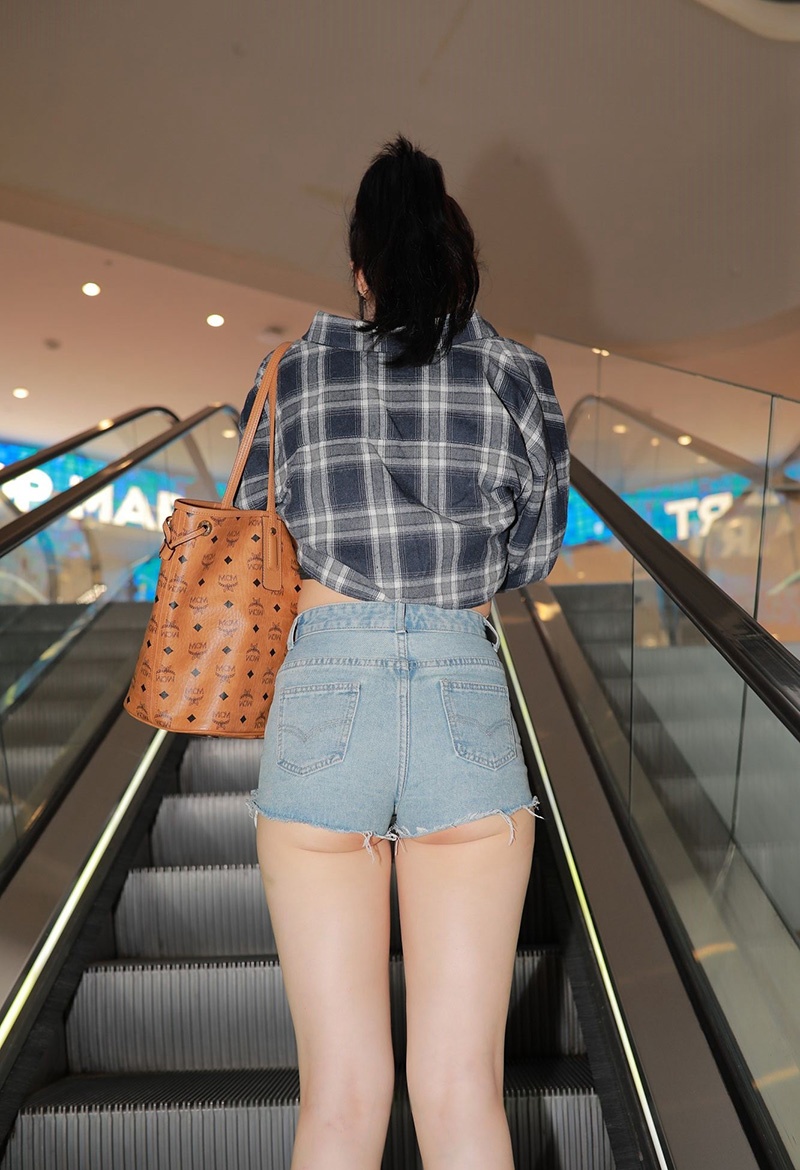 719.爱笑的热裤女孩图片视频预览图 3 719.爱笑的热裤女孩图片视频预览图 3