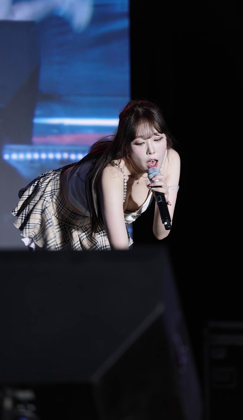 韩国女团Girl Crush ZIA-Rollin超短裙预览图 2 韩国女团Girl Crush ZIA-Rollin超短裙预览图 2