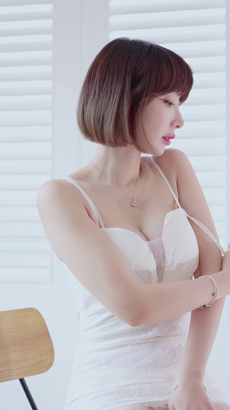 lookbook竖版拍摄白色内衣装室内拍摄预览图 2 lookbook竖版拍摄白色内衣装室内拍摄预览图 2