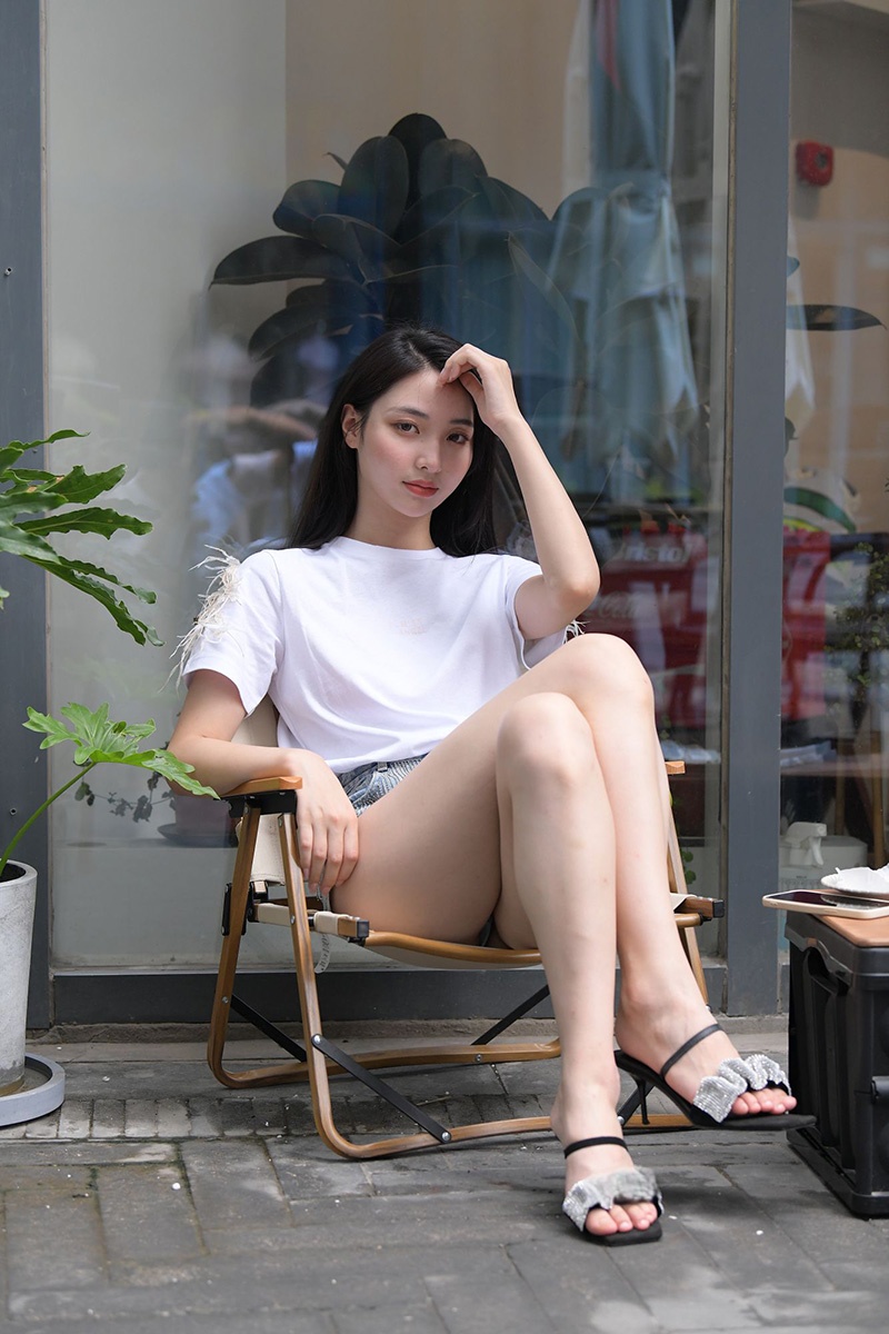 776.蓝色牛仔热裤美女图片视频预览图 3 776.蓝色牛仔热裤美女图片视频预览图 3