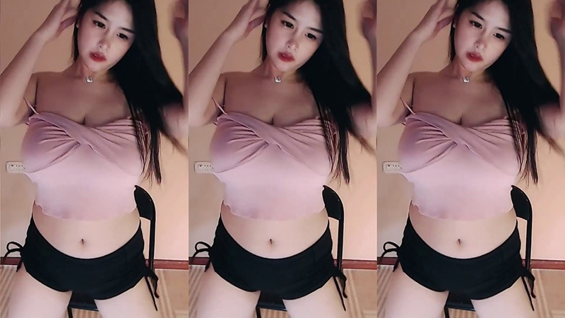 虎牙主播蓝妹儿钞票枪定制热舞3则预览图 2 虎牙主播蓝妹儿钞票枪定制热舞3则预览图 2