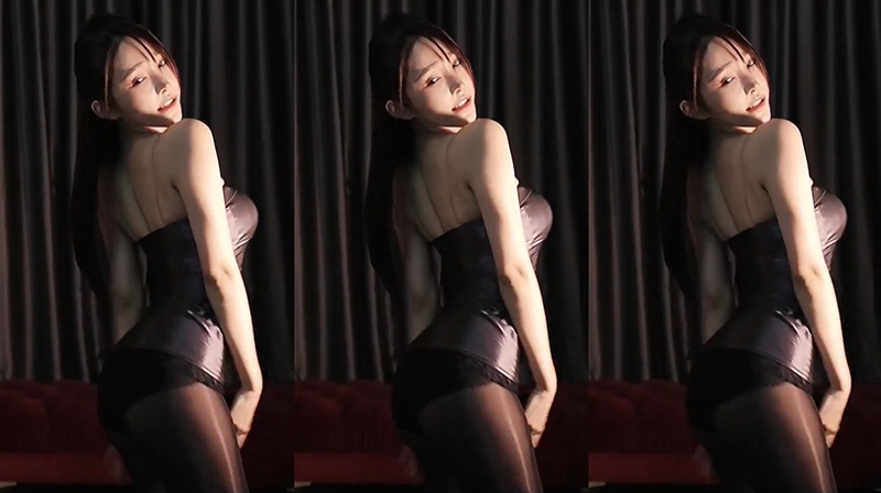 230302斗鱼主播vivi小小酥表情舞蹈合集预览图 3 230302斗鱼主播vivi小小酥表情舞蹈合集预览图 3