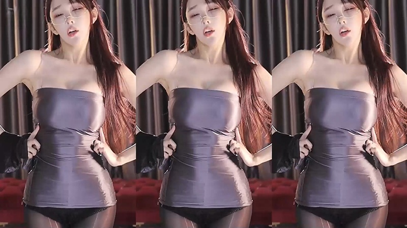 230302斗鱼主播vivi小小酥表情舞蹈合集预览图 4 230302斗鱼主播vivi小小酥表情舞蹈合集预览图 4