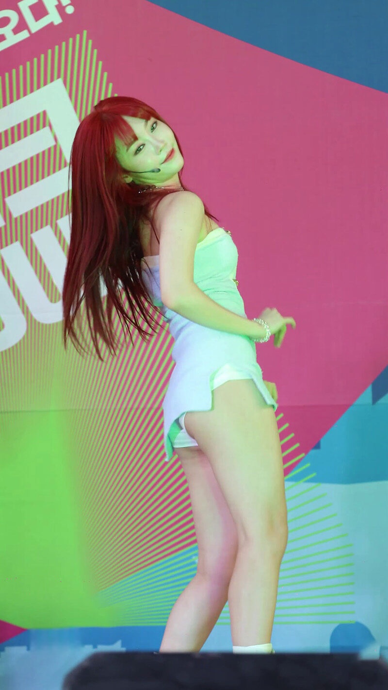 韩汉江公园Hey Girls演出-Jane预览图 4 韩汉江公园Hey Girls演出-Jane预览图 4