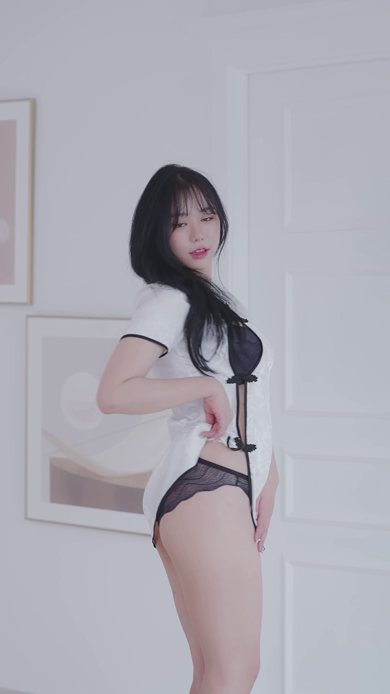 lookbook竖版拍摄Judy白色旗袍内衣拍摄现场预览图 2 lookbook竖版拍摄Judy白色旗袍内衣拍摄现场预览图 2