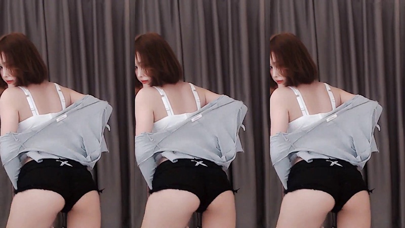 网易cc乔巴音翘臀热裤抖臀热舞预览图 1 网易cc乔巴音翘臀热裤抖臀热舞预览图 1