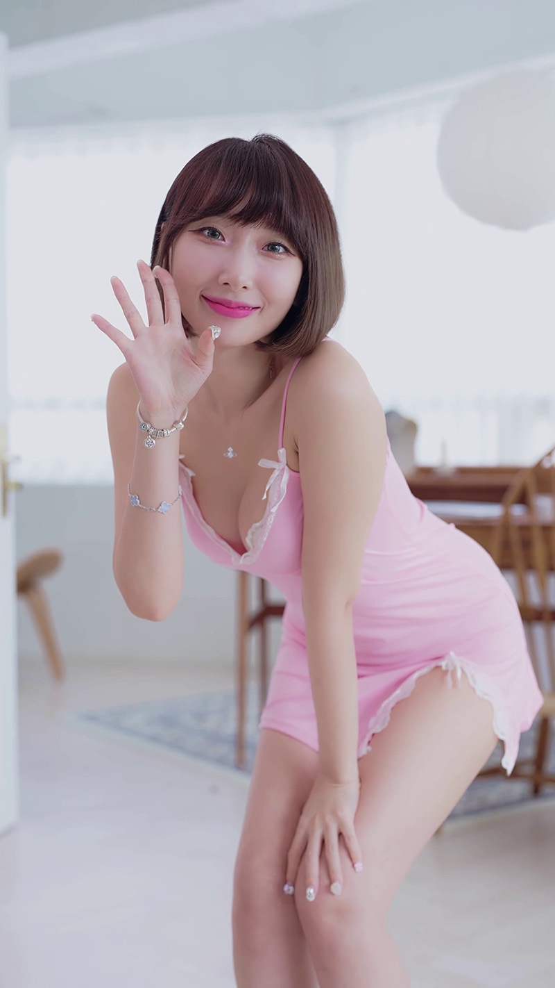 lookbook竖版拍摄女神般的粉色紧身长裙预览图 4 lookbook竖版拍摄女神般的粉色紧身长裙预览图 4