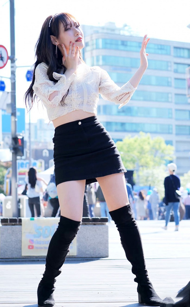 220505韩国女团SOUL组合新村街头短裤热舞高清合集预览图 2 220505韩国女团SOUL组合新村街头短裤热舞高清合集预览图 2