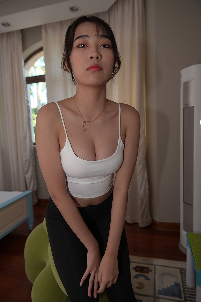 286.黑色瑜伽裤美女图片视频预览图 3 286.黑色瑜伽裤美女图片视频预览图 3