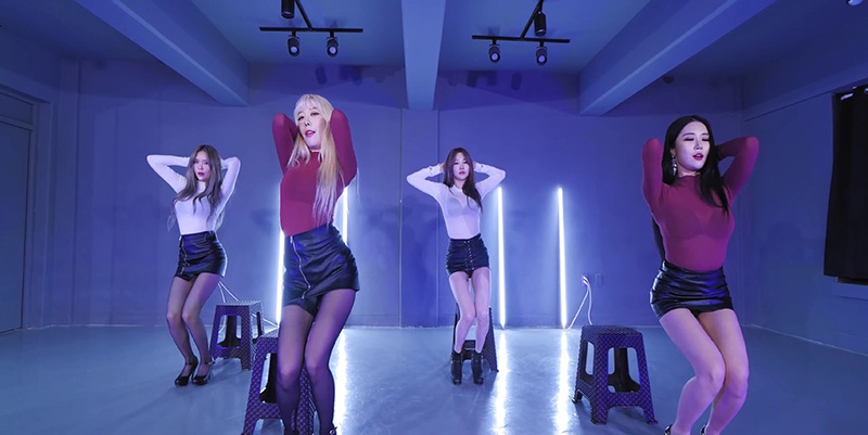 韩国女团Girl Crush练习室版Rollin微透视椅子舞预览图 3 韩国女团Girl Crush练习室版Rollin微透视椅子舞预览图 3