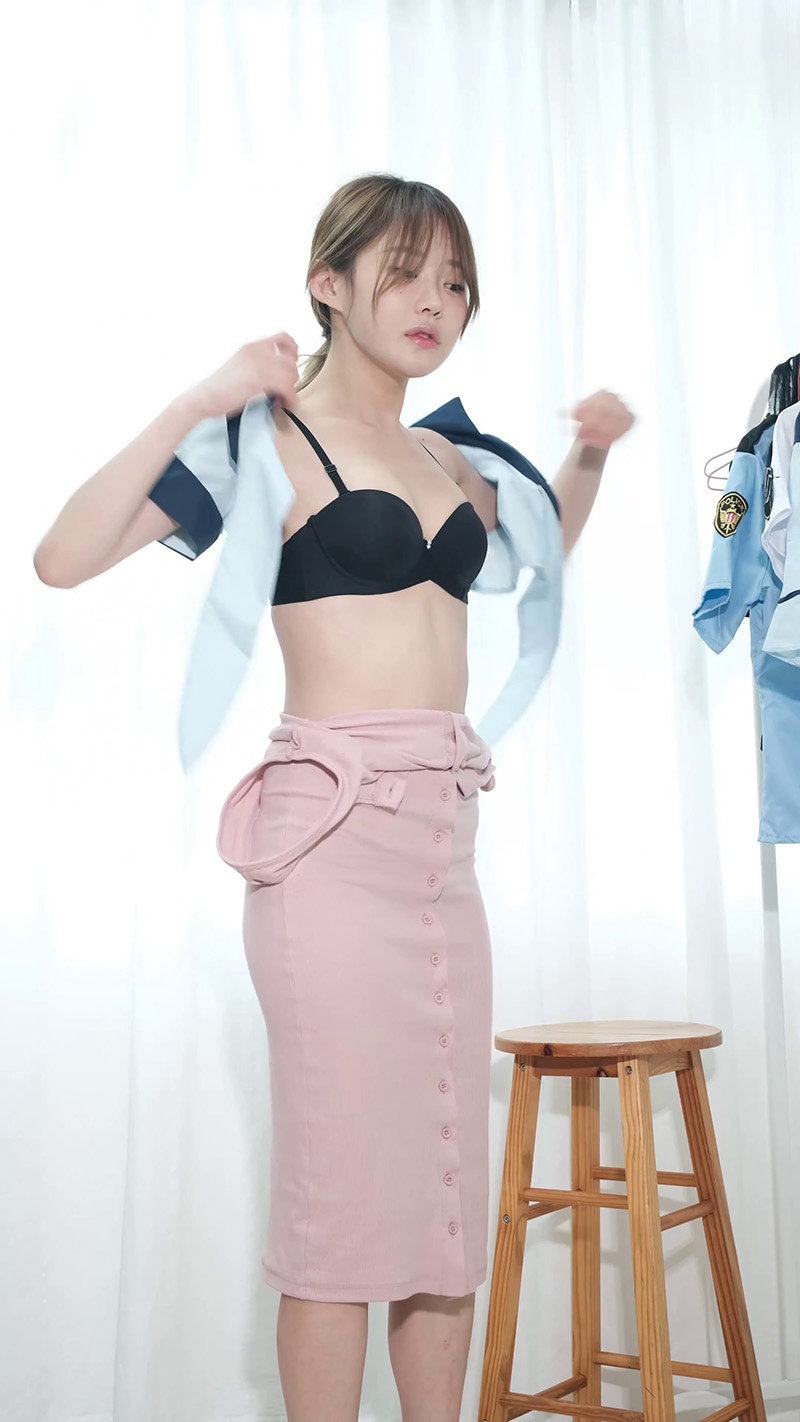 lookbook竖版拍摄空姐制服换装2则预览图 2 lookbook竖版拍摄空姐制服换装2则预览图 2