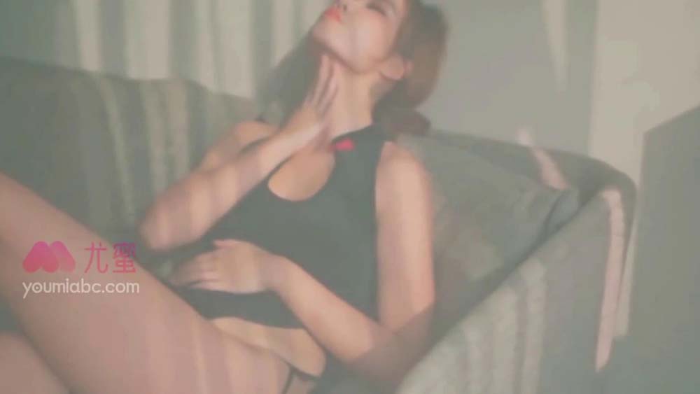 [YouMi尤蜜]视频 NO.777 临水照花 梦娜预览图 2