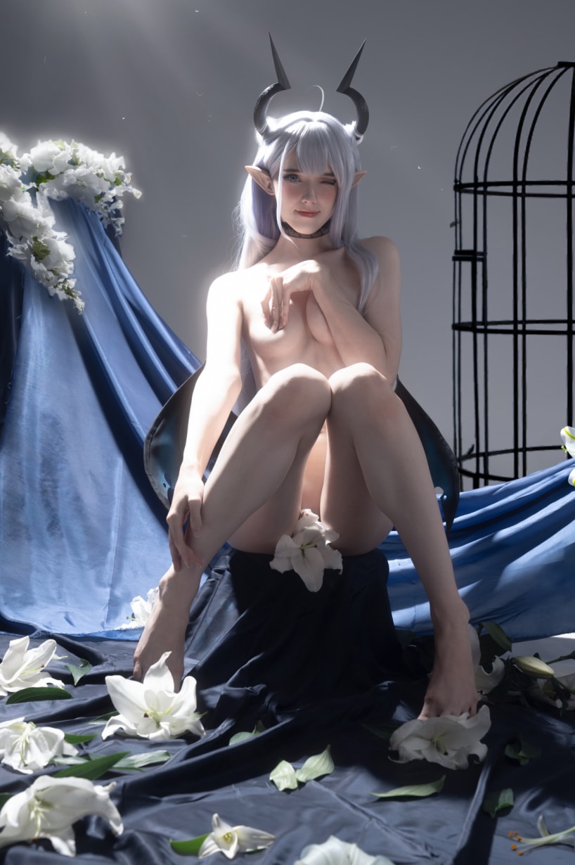 CandyBall – Thea