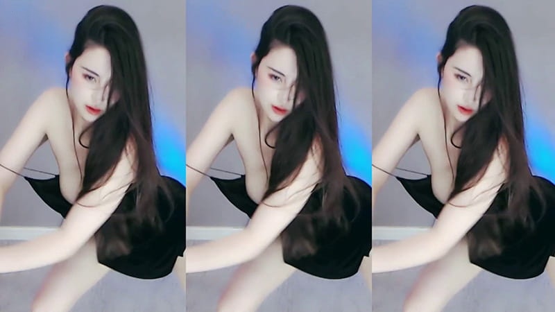 虎牙直播苏樱性感抖臀抖胸热舞合集一