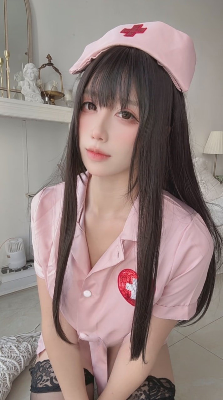 九曲Jean – 粉色护士