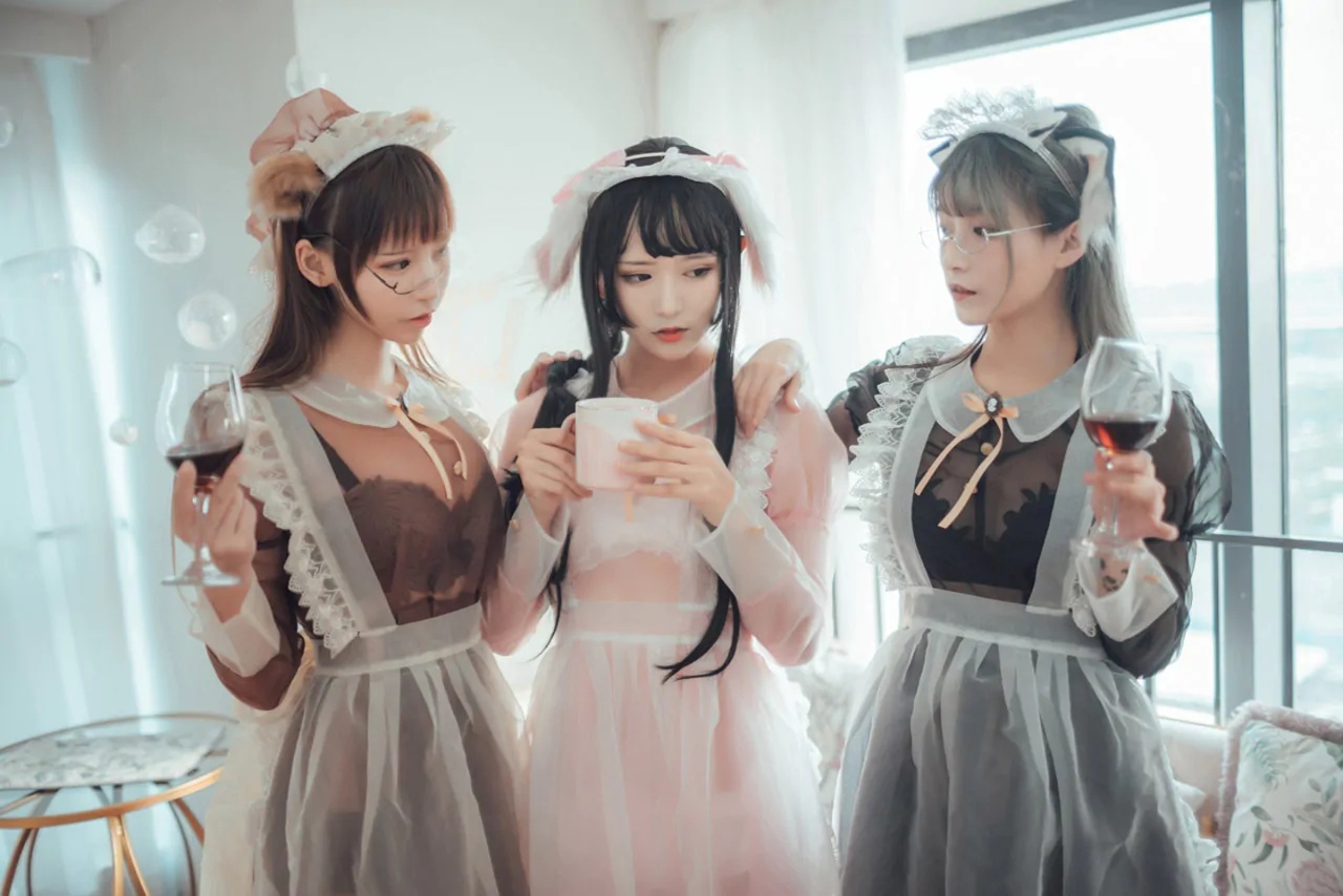 爱老师_PhDCOSPLAY写真作品合集&随包视频预览图 1 爱老师_PhDCOSPLAY写真作品合集&随包视频预览图 1