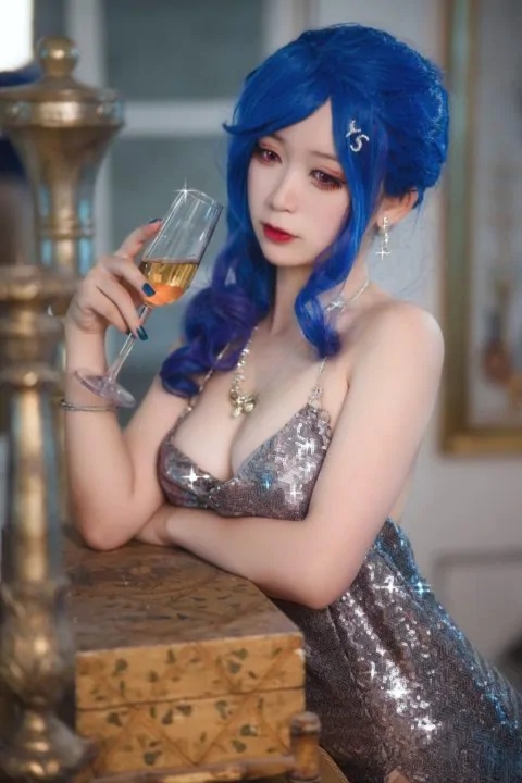 樱落酱w/樱落SelenaCOSPLAY写真作品合集&随包视频预览图 2 樱落酱w/樱落SelenaCOSPLAY写真作品合集&随包视频预览图 2