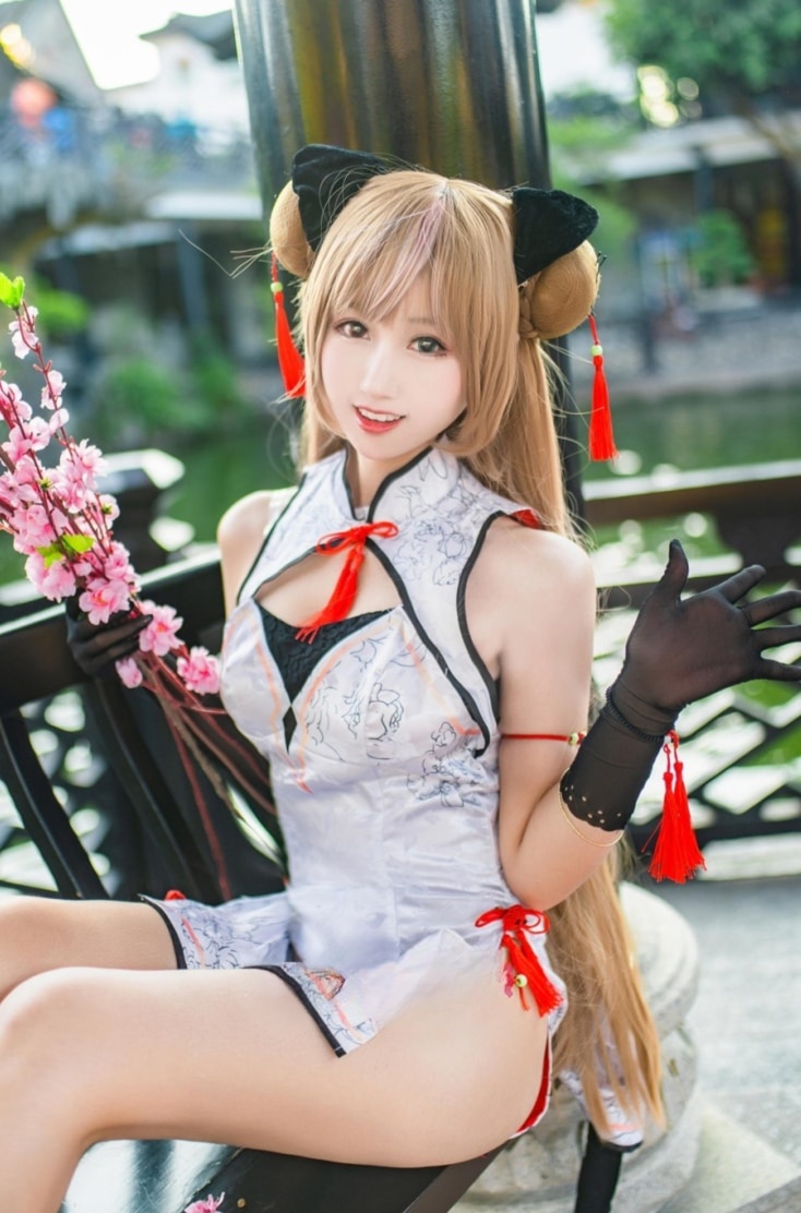 羽生三未 – NO.31 少女前线 Mk23 蜂糖花